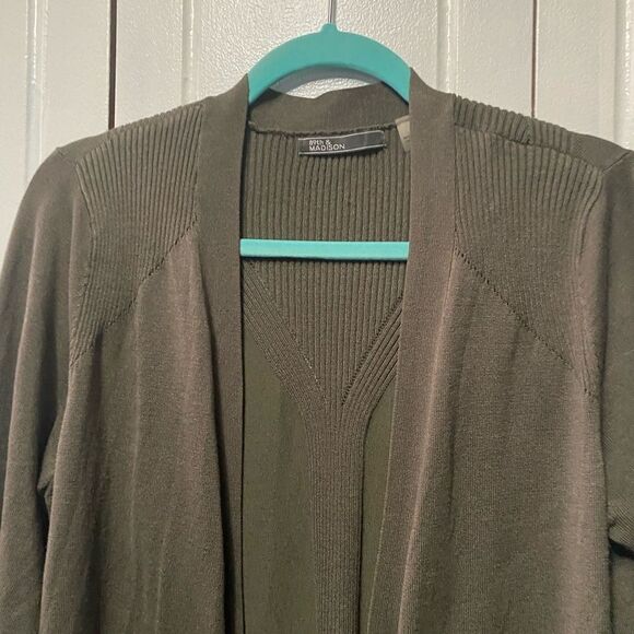 89th & Madison Lightweight Open-Front Longline Sweater. Olive Green. Size L - Picture 2 of 7